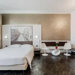 *** Hotel Navigli Italy